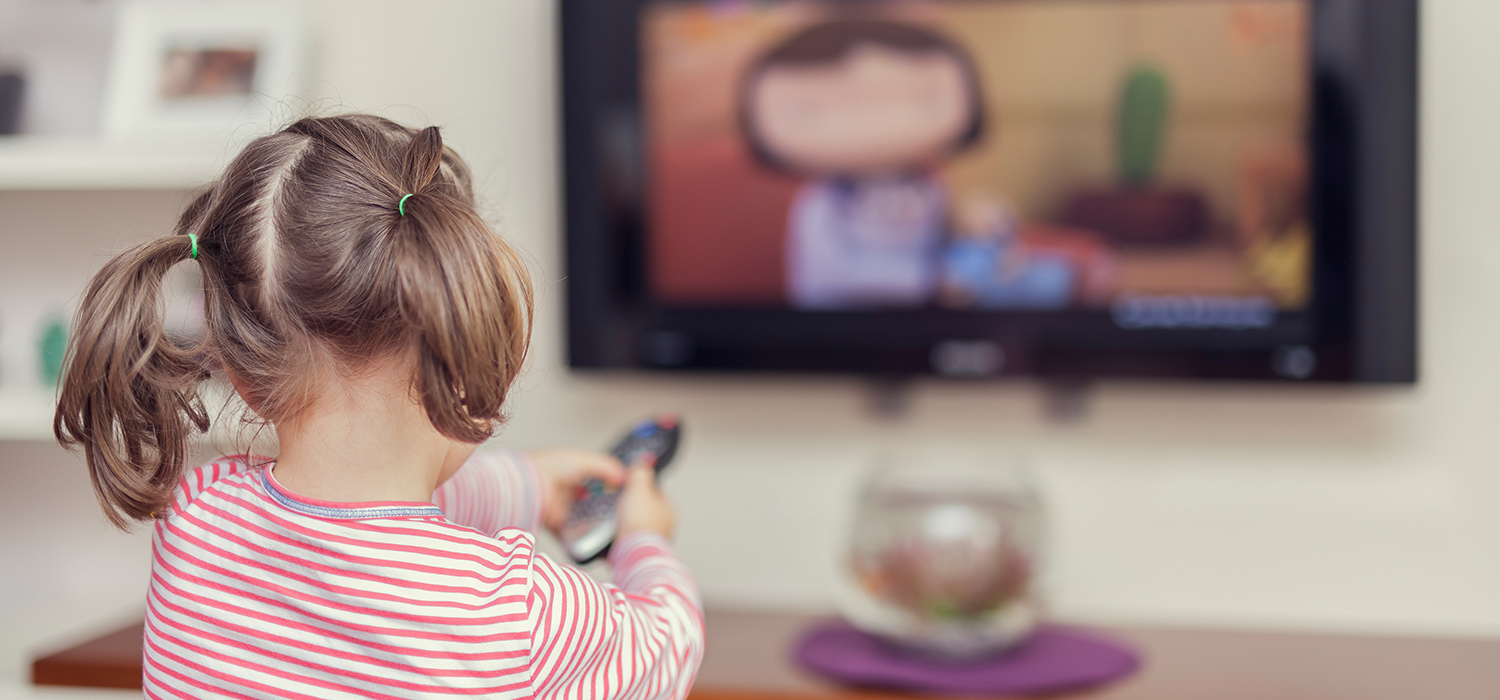 Czy pozwalać dziecku grać w gry i oglądać telewizję?